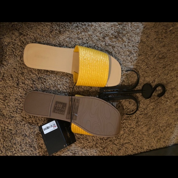 Mustard flat sandals brand new - Picture 2 of 2
